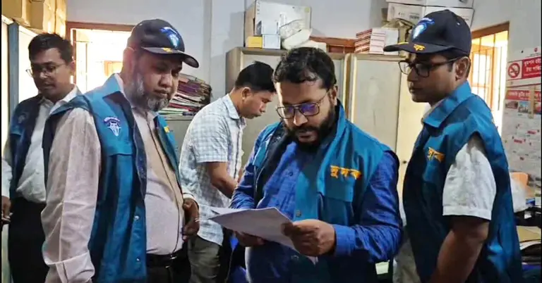 দুদকের অভিযান